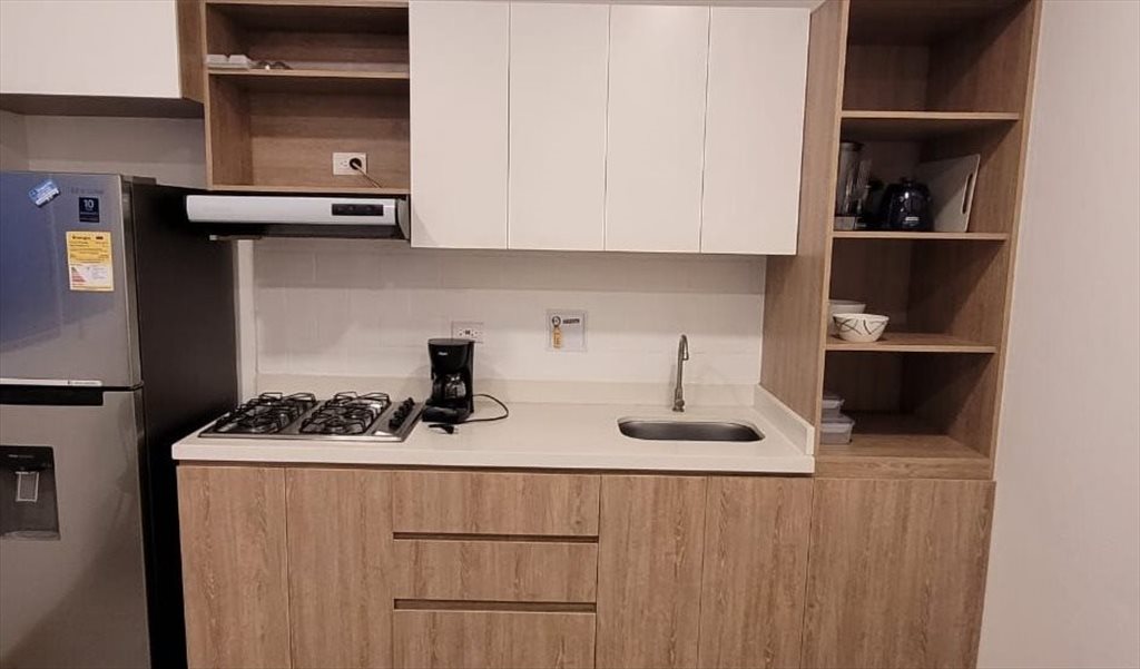 Habitacion en arriendo en Carrera 70, Florida Nueva - Apartaestudio Amoblado- Laureles Estadio | CompartoApto - Image 5