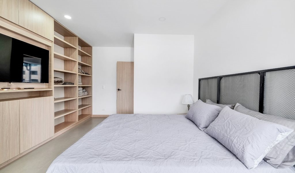 Habitacion en arriendo en Calle 67A, Carlos Eugenio Restrepo - Penthouse Amoblado-Laureles Estadio | CompartoApto - Image 5