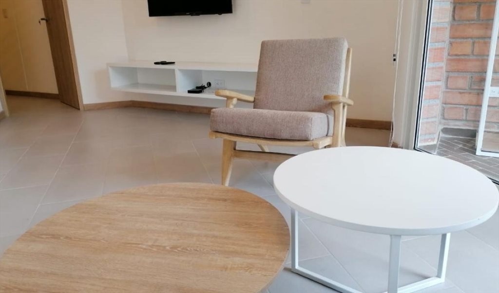 Habitacion en arriendo en Carrera 83, La Castellana - Apartaestudio en Arriendo- Belén Cerca de Los Molinos | CompartoApto - Image 3