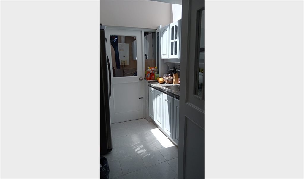 Habitacion en arriendo en Calle 185, Mirandela - habitacion confortable excelente ubicacion | CompartoApto - Image 2