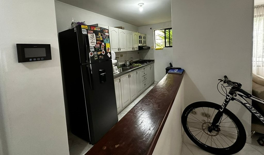 Habitacion en arriendo en UN Medellín, Medellín - HABITACIÓN CON BAÑO PRIVADO DISPONIBLE, A UNOS PASOS DE LA ESTACION FLORESTA, BARRIO LAURELES ESTADI | CompartoApto - Image 6