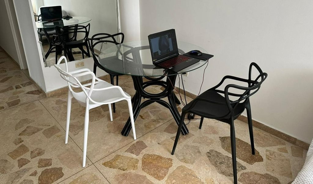 Habitacion en arriendo en UN Medellín, Medellín - HABITACIÓN CON BAÑO PRIVADO DISPONIBLE, A UNOS PASOS DE LA ESTACION FLORESTA, BARRIO LAURELES ESTADI | CompartoApto - Image 4