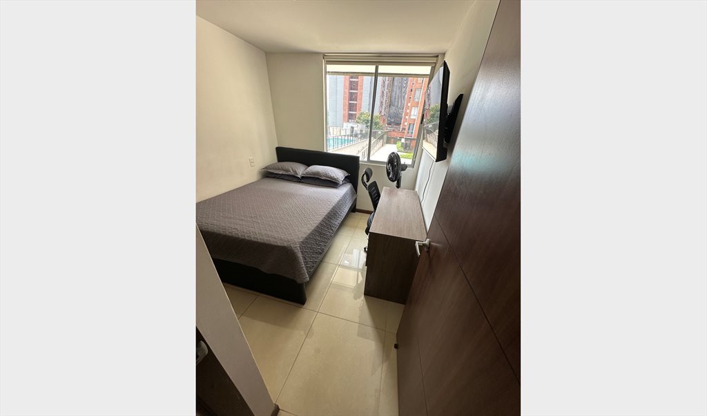 Habitacion en arriendo en Carrera 44, Villa Carlota - Habitación privada en Ciudad del Río - Poblado. | CompartoApto - Image 5