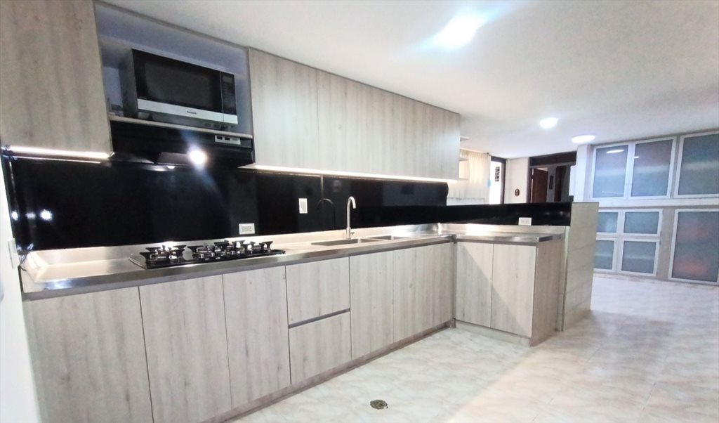 Habitacion en arriendo en Calle 7 Oeste, Siloe - Habitación amoblada en el mejor sector de Cali | CompartoApto - Image 5