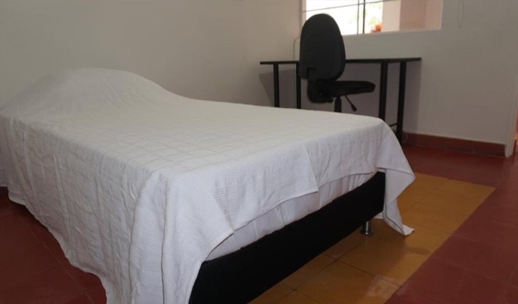 Habitacion en arriendo en Carrera 87, Floresta - Casa América | CompartoApto - Image 3