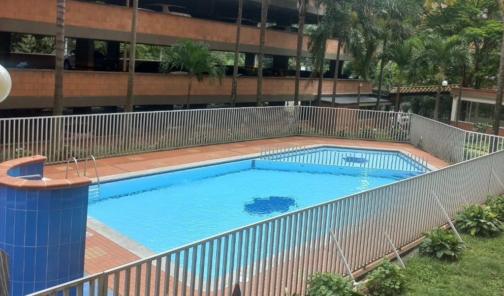 Habitacion en arriendo en Carrera 76, Los Colores - Se Arrienda Habitación, Los Colores, Medellín | CompartoApto - Image 2