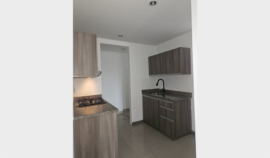 Habitacion en arriendo en Calle 77A Sur, Sabaneta - Habitación con baño privado y parqueadero | CompartoApto - Image 2