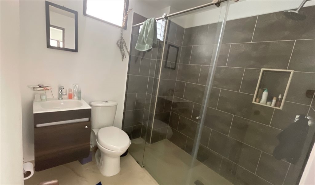 Habitacion en arriendo en Carrera 36, Mesa - Apartamento luminoso - Barrio Mesa Envigado | CompartoApto - Image 5