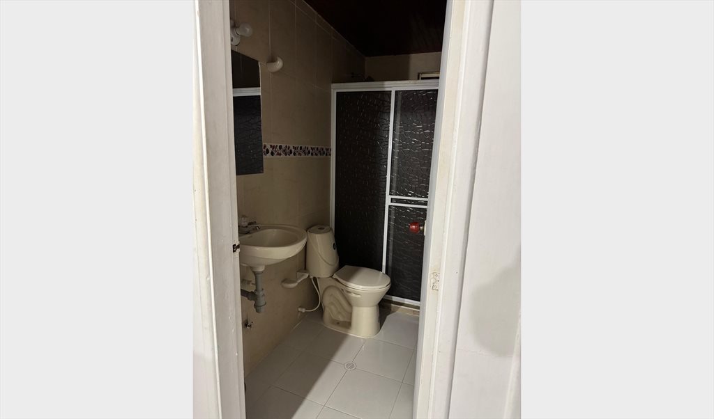 Habitacion en arriendo en Calle 27, Santa Helena - Arriendo habitación cerca Ocean Mall | CompartoApto - Image 3