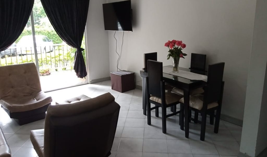 Habitacion en arriendo en Carrera 47, Patio Bonito - Hatitación Amplia en Magnífica Ubicación | CompartoApto - Image 2