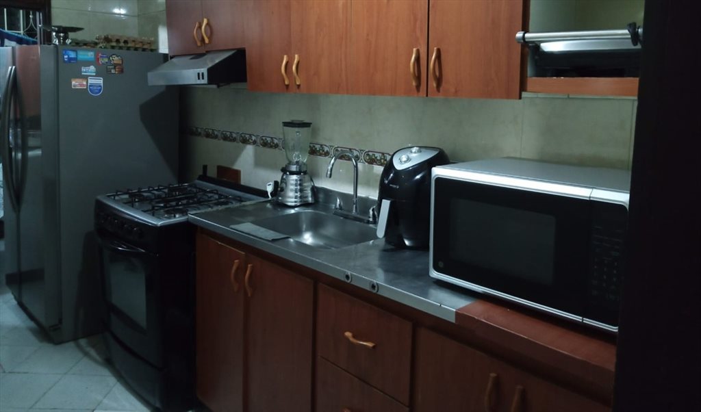 Habitacion en arriendo en Carrera 47, Patio Bonito - Hatitación Amplia en Magnífica Ubicación | CompartoApto - Image 5