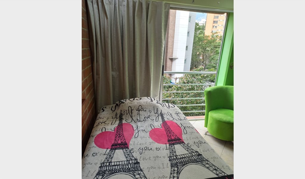 Habitacion en arriendo en Diagonal 47A, Santa María de los Ángeles - Habitación confortable, luminosa, lugar tranquilo. | CompartoApto - Image 3