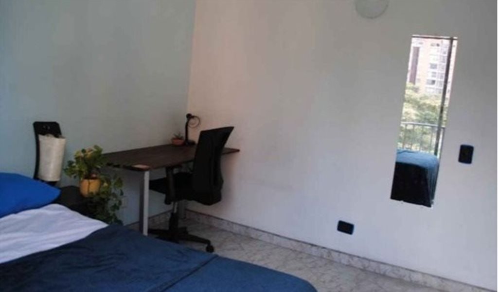 Habitacion en arriendo en Carrera 43A, El Castillo - Jardin 2 | CompartoApto - Image 2