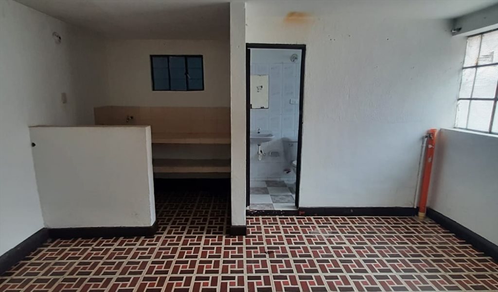 Habitacion en arriendo en Carrera 112A, Versalles Fontibón - Vivienda Estudio | CompartoApto - Image 3