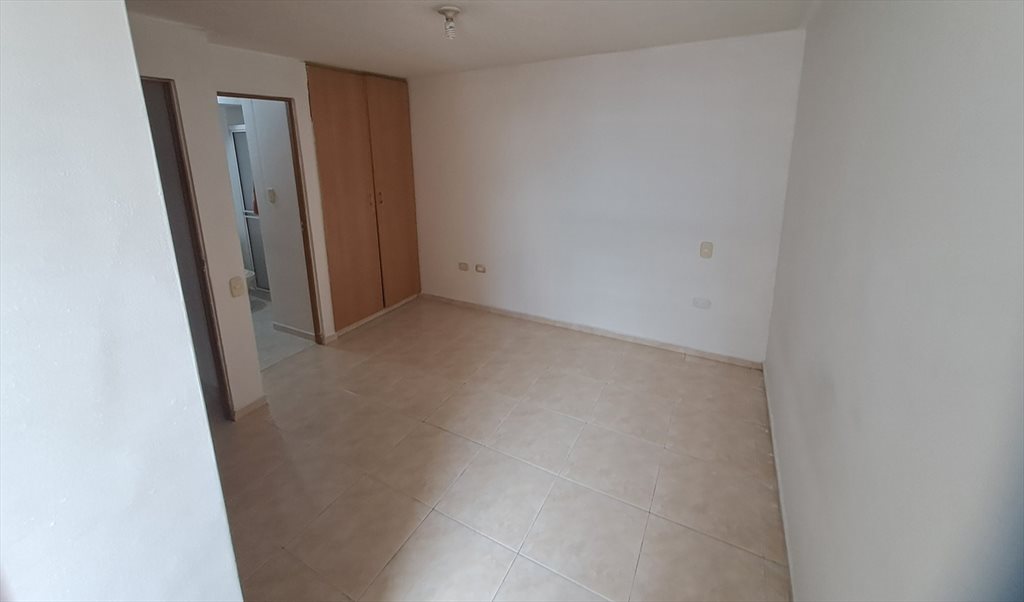 Habitacion en arriendo en Transversal 93, El Tejar - Arriendo Habitación Centro Comercial Cacique Zona | CompartoApto - Image 3