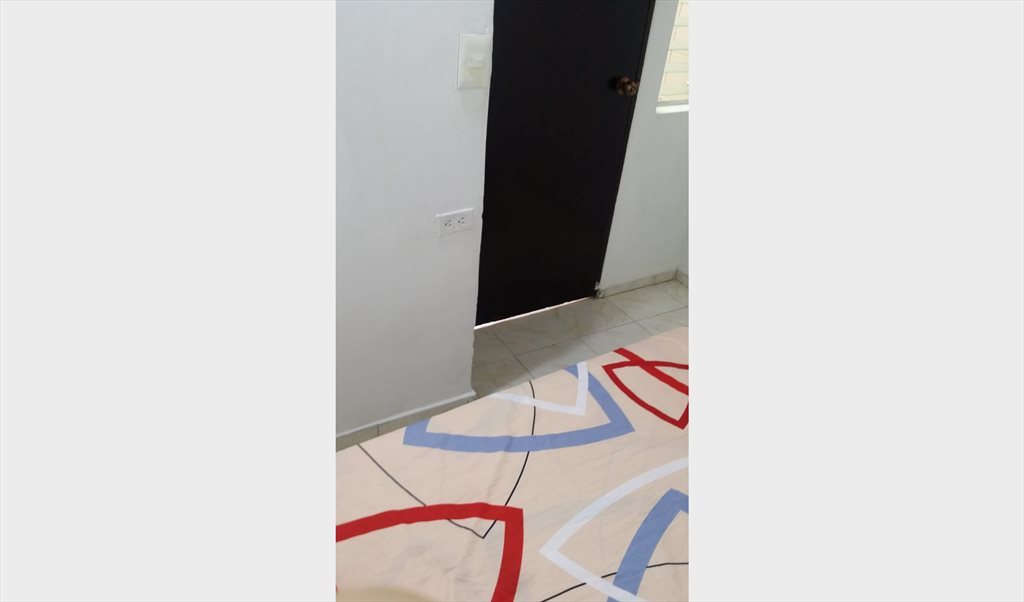 Habitacion en arriendo en UN Medellín, Medellín - alguilar la habitacion / Room for rent | CompartoApto - Image 3