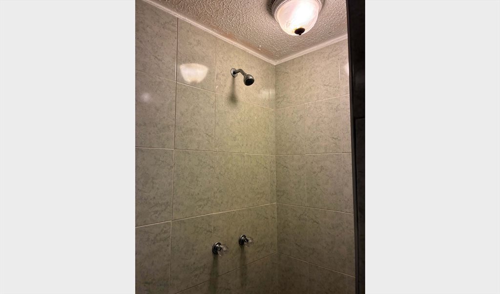 Habitacion en arriendo en Transversal 18A, Chico Norte Iii - Habitación principal con baño privado en apartamento amplio y luminoso | CompartoApto - Image 2