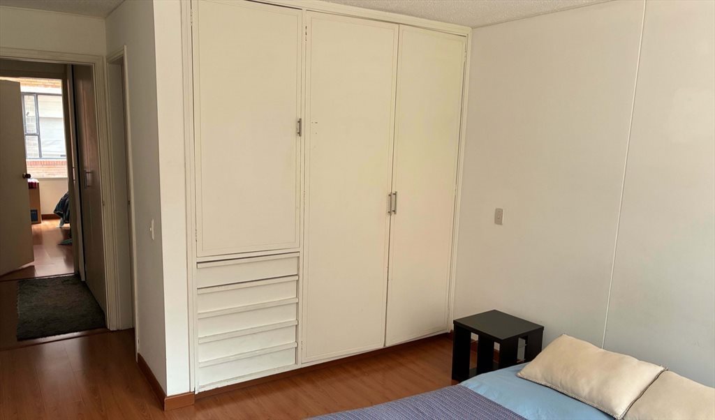 Habitacion en arriendo en Transversal 18A, Chico Norte Iii - Habitación principal con baño privado en apartamento amplio y luminoso | CompartoApto - Image 5