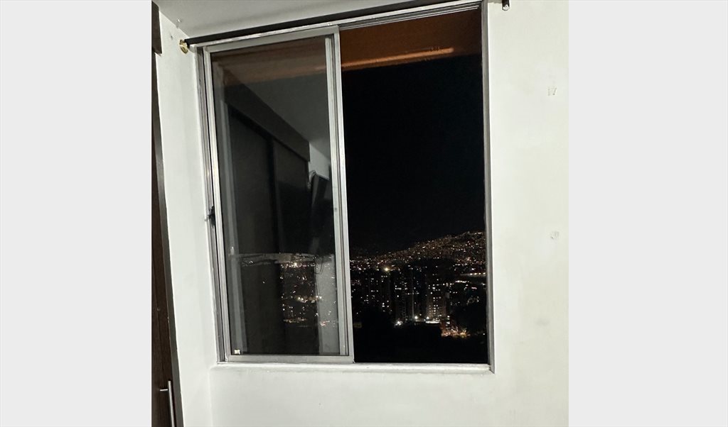 Habitacion en arriendo en Calle 9 Sur, La Hondonada - HABITACIÓN AMOBLADA-UNIDAD RESIDENCIAL | CompartoApto - Image 2