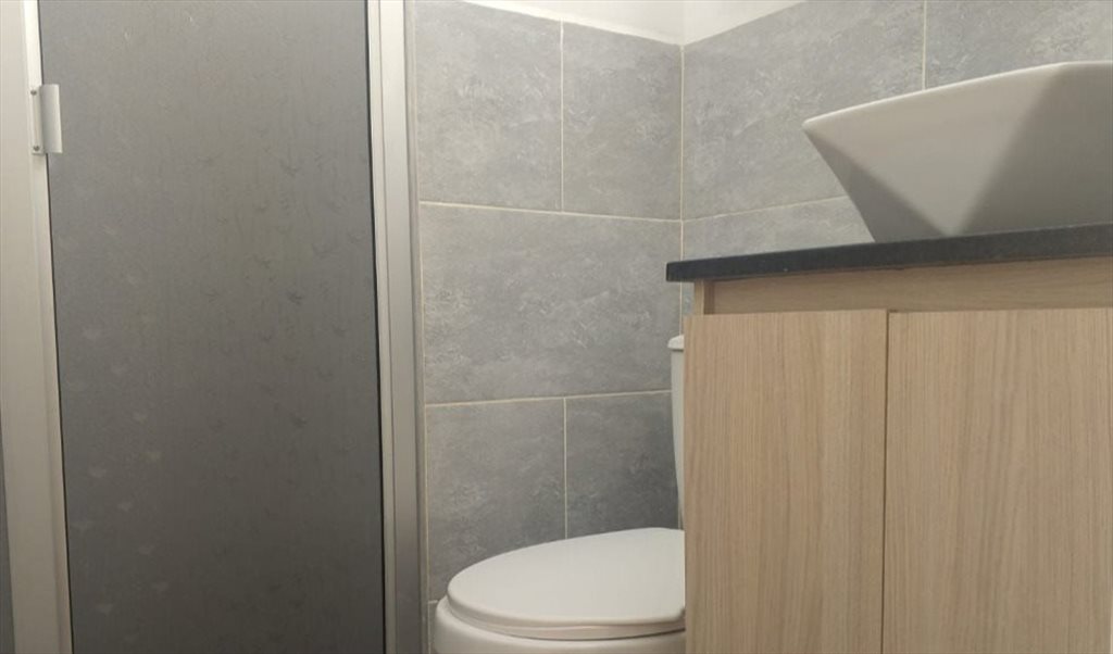 Habitacion en arriendo en Carrera 10A, San José de Usaquén - Apartaestudio Independiente | CompartoApto - Image 3