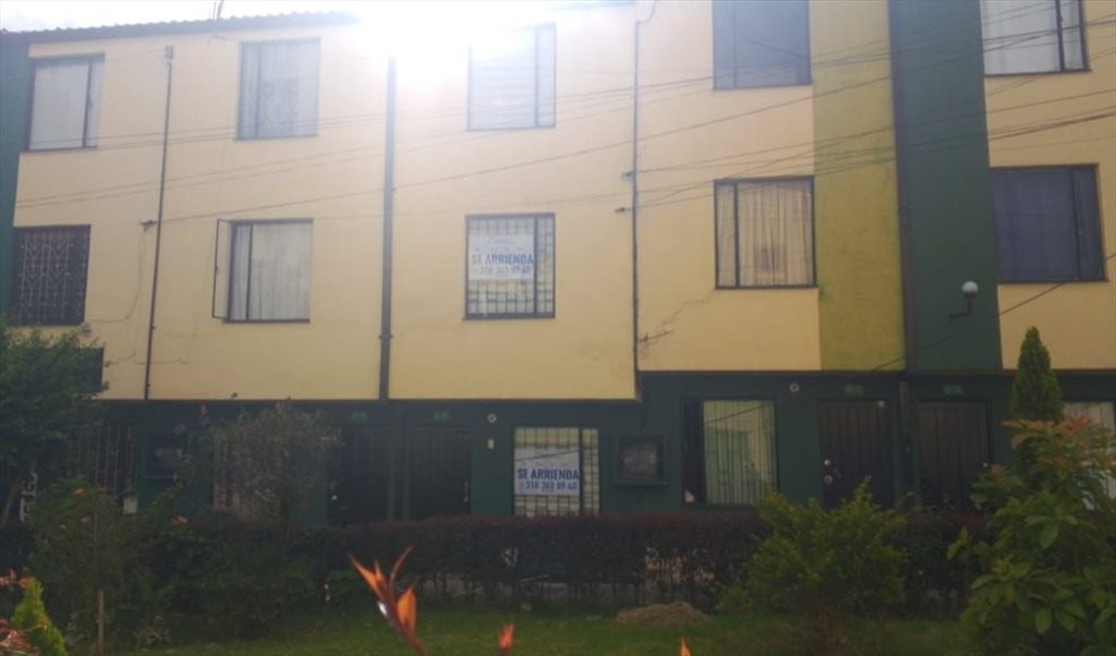 Habitacion en arriendo en Carrera 10A, San José de Usaquén - Apartaestudio Independiente | CompartoApto - Image 6