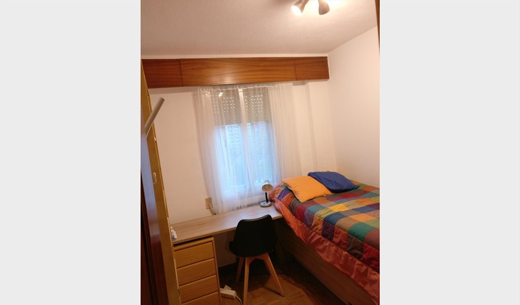 Piso Compartido en Calle de San Modesto, Fuencarral-El Pardo - HAB. INDIVIDUAL Y COMIDAS | Roomgo - Image 7