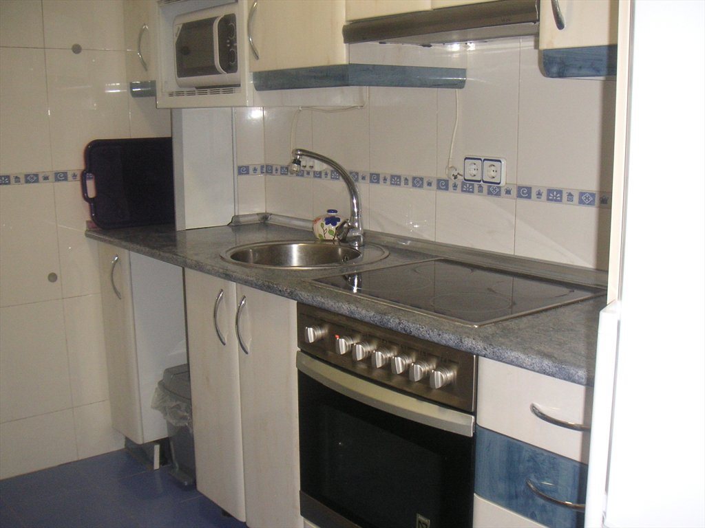 Piso Compartido en Calle Conde de la Viñaza, Zaragoza - habitación | Roomgo - Image 8