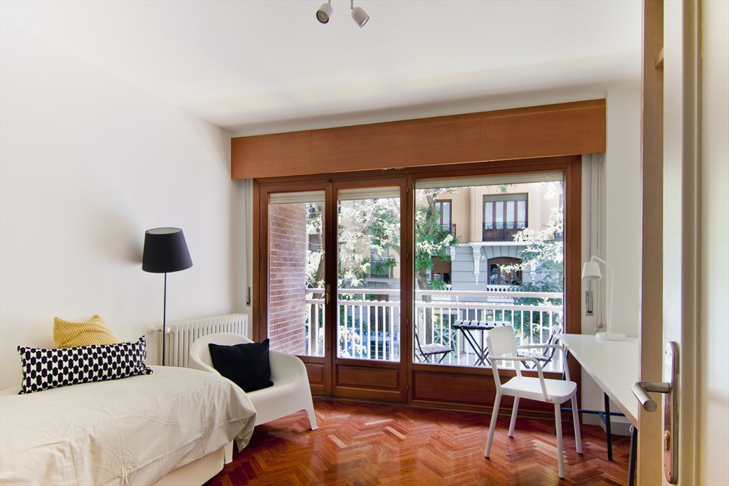 Piso Compartido en Calle de Vallehermoso, Chamberí - MODERNO PISO CON HABITACIONES CON BAÑO INDIVIDUAL | Roomgo - Image 6