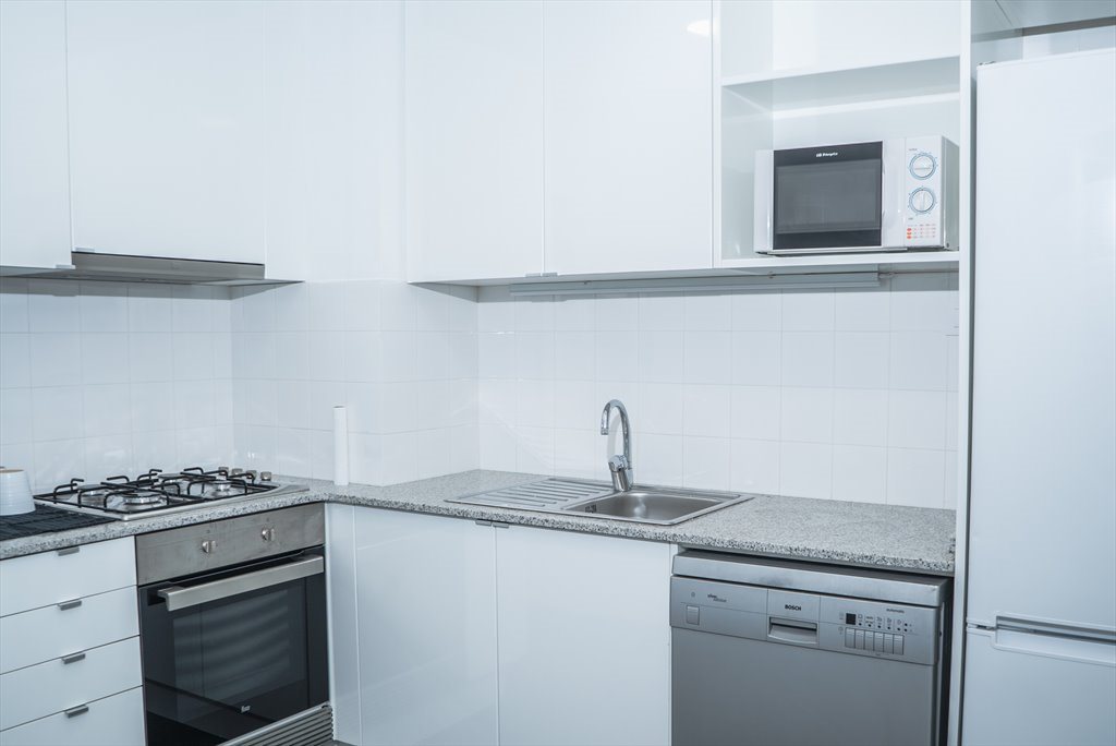 Piso Compartido en Carrer d'Aragó, Barcelona - RH6-R3 ¡Habitación con cama extensible en un piso de diseño al lado de la Sagrada Familia! RH6-R3 | Roomgo - Image 5