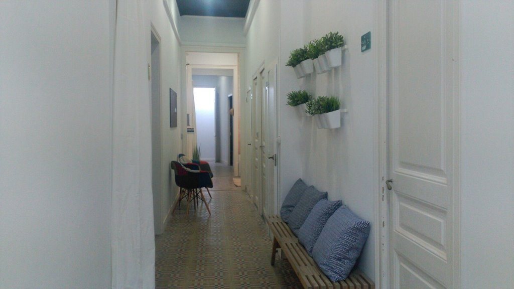 Piso Compartido en Carrer Gran de Gràcia, Barcelona - ¡Habitación con cama doble en un piso reformado en Gracia! RH9-R2 | Roomgo - Image 8