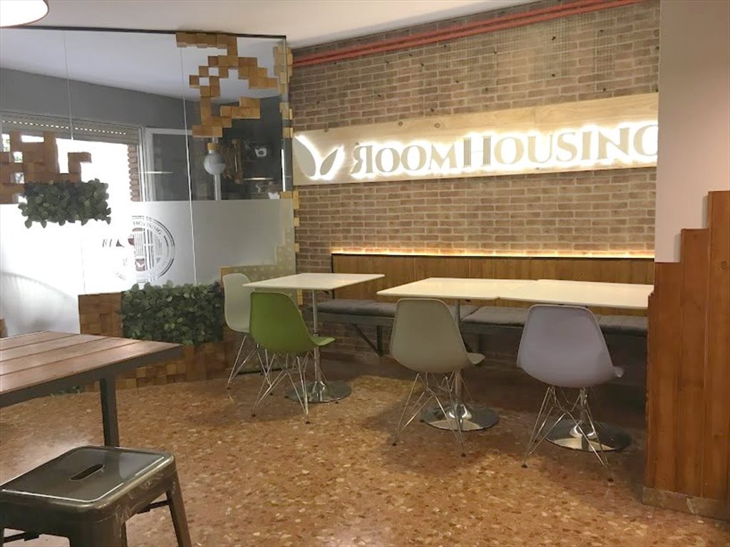 Piso Compartido en Carrer de Roger de Llúria, Barcelona - RH3-R7 ¡Habitación en el centro de Barcelona con servicio de limpieza en las zonas comunes incluido! | Roomgo - Image 4