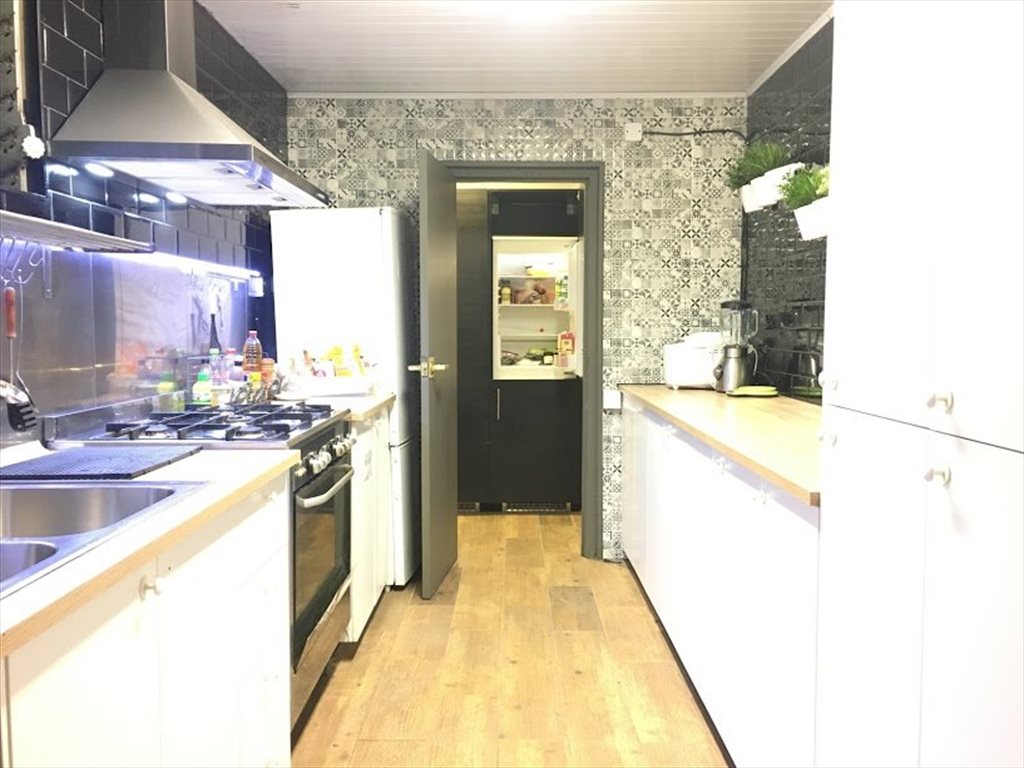 Piso Compartido en Carrer de Roger de Llúria, Barcelona - RH3-R7 ¡Habitación en el centro de Barcelona con servicio de limpieza en las zonas comunes incluido! | Roomgo - Image 5