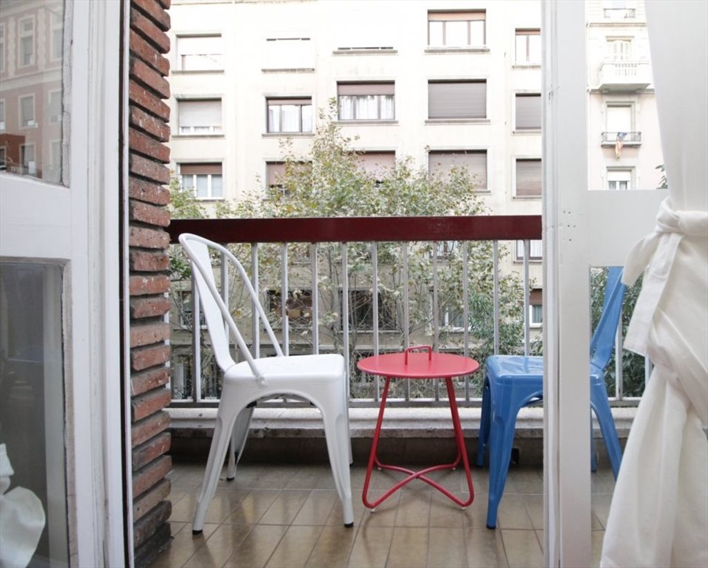 Piso Compartido en Carrer de Roger de Llúria, Barcelona - RH3-R7 ¡Habitación en el centro de Barcelona con servicio de limpieza en las zonas comunes incluido! | Roomgo - Image 8