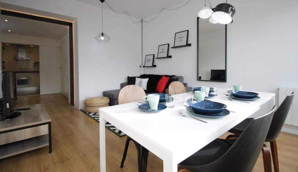 Piso Compartido en Avinguda de la Riera de Cassoles, Barcelona - ¡Habitación super luminosa con baño privado en un piso reformado en Gracia! RH12-R1 | Roomgo - Image 6
