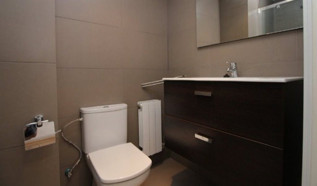 Piso Compartido en Avinguda de la Riera de Cassoles, Barcelona - ¡Habitación super luminosa en un piso reformado en Gracia! RH12-R2 | Roomgo - Image 3