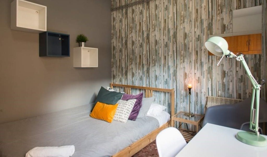 Piso Compartido en Carrer de Roger de Llúria, Barcelona - RH3-R9 ¡Habitación en el centro de Barcelona con servicio de limpieza en las zonas comunes incluido! | Roomgo - Image 4