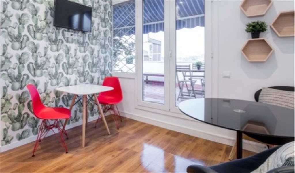 Piso Compartido en Avinguda de la Riera de Cassoles, Barcelona - ¡Habitación super luminosa en un piso reformado en Gracia! RH13-R3 | Roomgo - Image 4