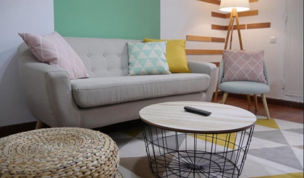 Piso Compartido en Ronda de Sant Pere, Barcelona - ¡Habitación exterior con balcón en un piso reformado en el Eixample! RH15-R1 | Roomgo - Image 6