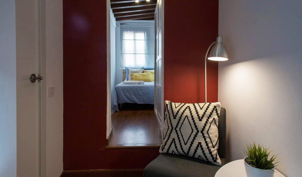 Piso Compartido en Ronda de Sant Pere, Barcelona - ¡Habitación exterior con dos ambientes en un piso reformado en el Eixample! RH15-R6 | Roomgo - Image 3