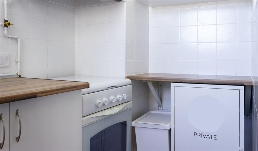 Piso Compartido en Carrer Gran de Gràcia, Barcelona - ¡Habitación doble en un piso reformado en Gracia! RH17-R3 | Roomgo - Image 7