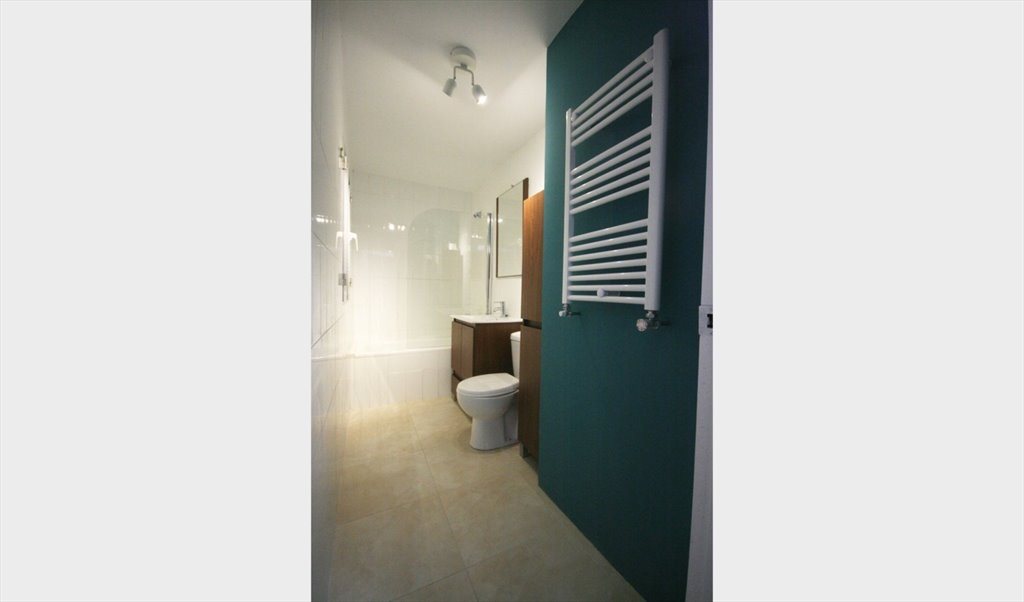 Piso Compartido en Calle de la Laguna, Carabanchel - habitación amplia en piso reformado | Roomgo - Image 2