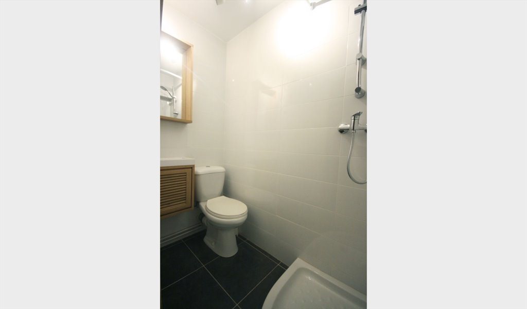 Piso Compartido en Calle de la Laguna, Carabanchel - habitación amplia en piso reformado | Roomgo - Image 3