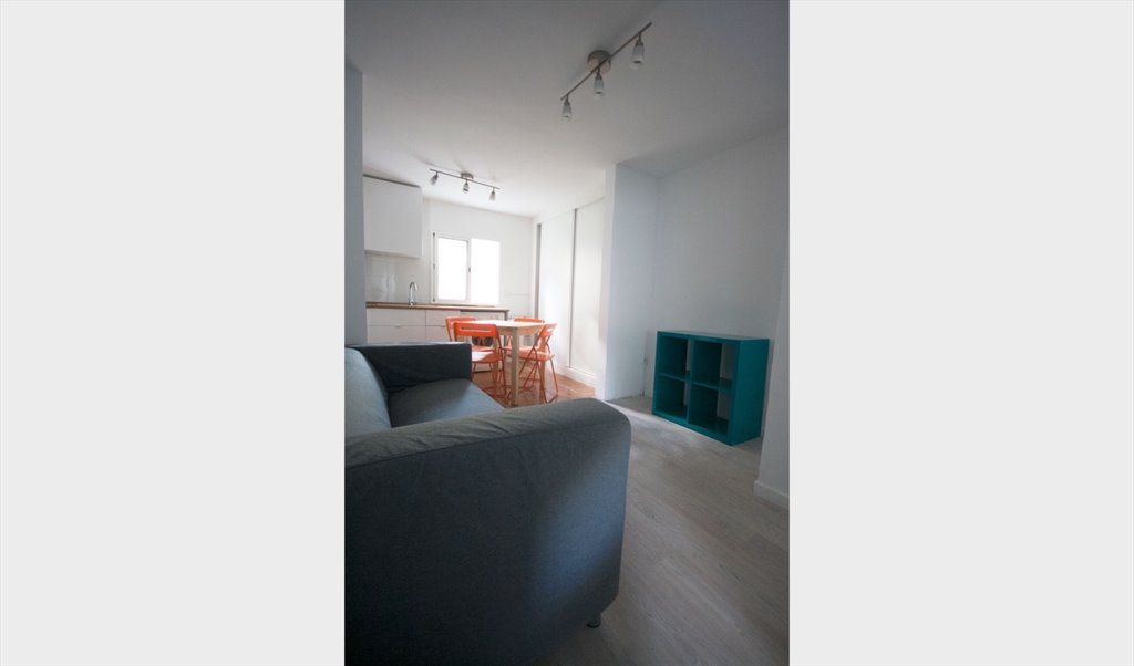 Piso Compartido en Calle de la Laguna, Carabanchel - habitación amplia en piso reformado | Roomgo - Image 4