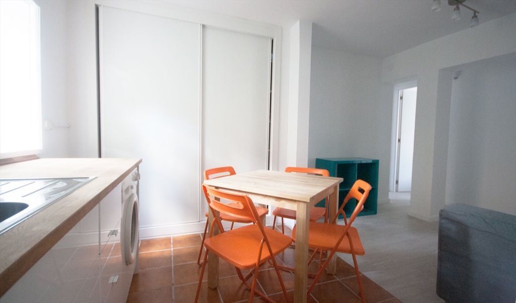 Piso Compartido en Calle de la Laguna, Carabanchel - habitación amplia en piso reformado | Roomgo - Image 5