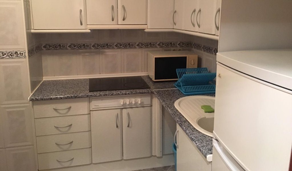 Piso Compartido en Calle Salamanca, Málaga - Apartamento Centro Histórico | Roomgo - Image 3