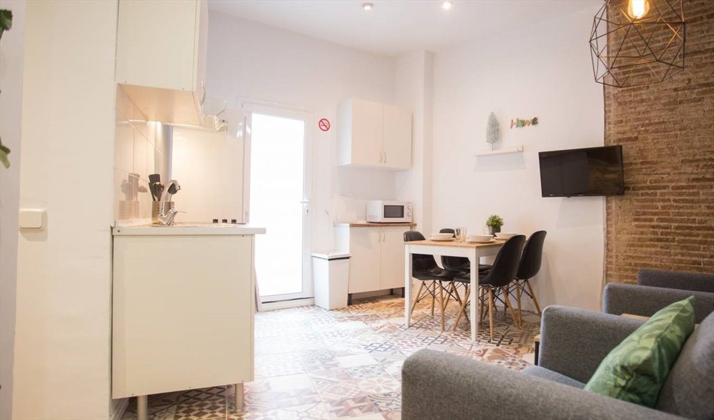 Piso Compartido en Carrer de la Riera de Sant Miquel, Barcelona - ¡Luminosa y chula habitación con cama individual y terraza privada en un piso recién reformado (RH19 | Roomgo - Image 8