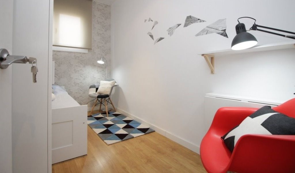 Piso Compartido en Avinguda de la Riera de Cassoles, Barcelona - ¡Habitación super luminosa en un piso reformado en Gracia! RH12-R4 | Roomgo - Image 3