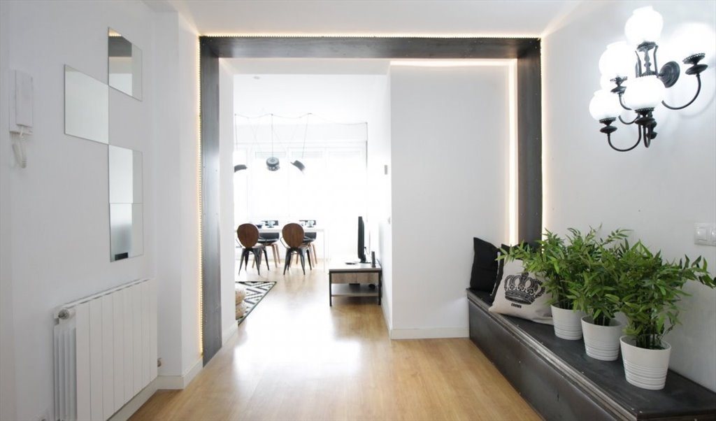 Piso Compartido en Avinguda de la Riera de Cassoles, Barcelona - ¡Habitación super luminosa en un piso reformado en Gracia! RH12-R4 | Roomgo - Image 4