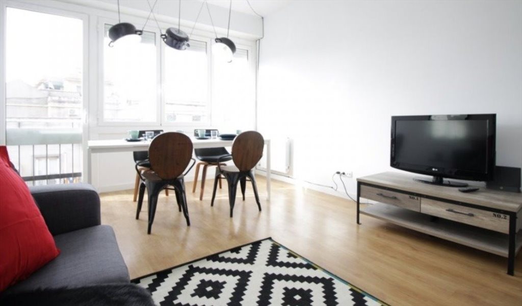 Piso Compartido en Avinguda de la Riera de Cassoles, Barcelona - ¡Habitación super luminosa en un piso reformado en Gracia! RH12-R4 | Roomgo - Image 5