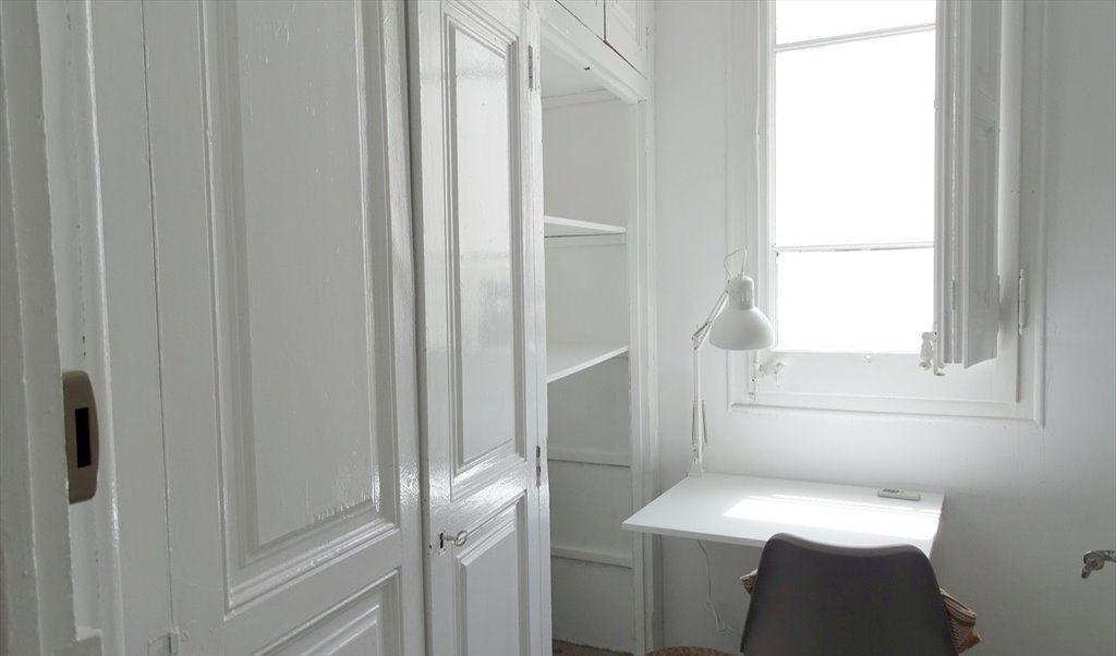 Piso Compartido en Carrer Gran de Gràcia, Barcelona - ¡Habitación individual en un piso recién reformado en Gracia! RH18-R5 | Roomgo - Image 2